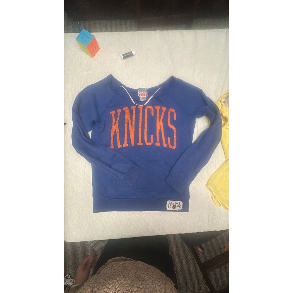 NY Nicks true vintage raw scoop neck size small